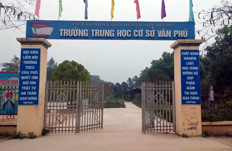 Trường THCS Văn Phú.