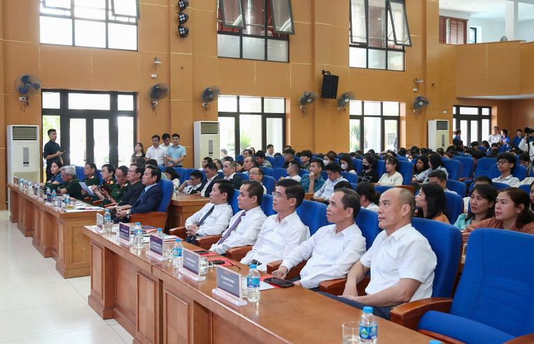 Các đại biểu dự tọa đàm Đại thắng mùa Xuân 1975-Sức mạnh của ý chí và niềm tin chiến thắng.