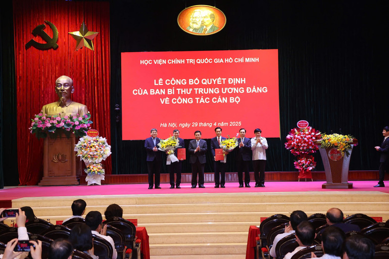 Quang cảnh Hội nghị công bố các quyết định của Ban Bí thư về công tác cán bộ tại Học viện Chính trị quốc gia Hồ Chí Minh.