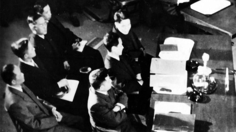 Phái đoàn Việt Nam Dân chủ Cộng hòa, do Phó Thủ tướng kiêm Quyền Bộ trưởng Ngoại giao Phạm Văn Đồng làm Trưởng đoàn, tại phiên khai mạc Hội nghị Geneva về Đông Dương, sáng 8/5/1954. (Ảnh: Tư liệu TTXVN)