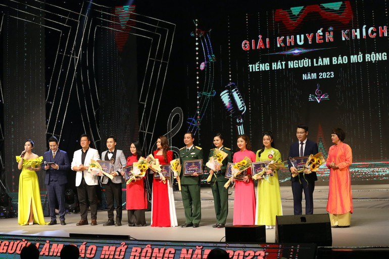 Các thí sinh, nhóm thí sinh nhận giải thưởng phụ của Cuộc thi.