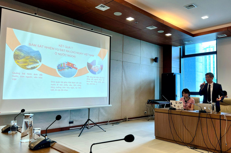 Trưởng Ban tổ chức, Phó Vụ trưởng Vụ Ngoại giao Văn hóa và UNESCO Hoàng Hữu Anh chia sẻ thông tin về chuỗi sự kiện