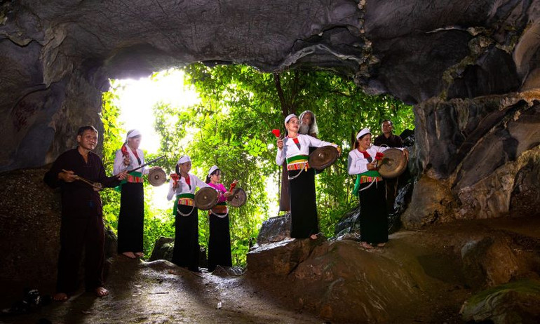 Kết hợp truyền hình thực tế với liveshow ca nhạc, chương trình có thể được lưu trữ như một công cụ quảng bá cho Ninh Bình về lâu dài và là một phần kỷ yếu về các địa phương. (Ảnh: Ban tổ chức cung cấp)