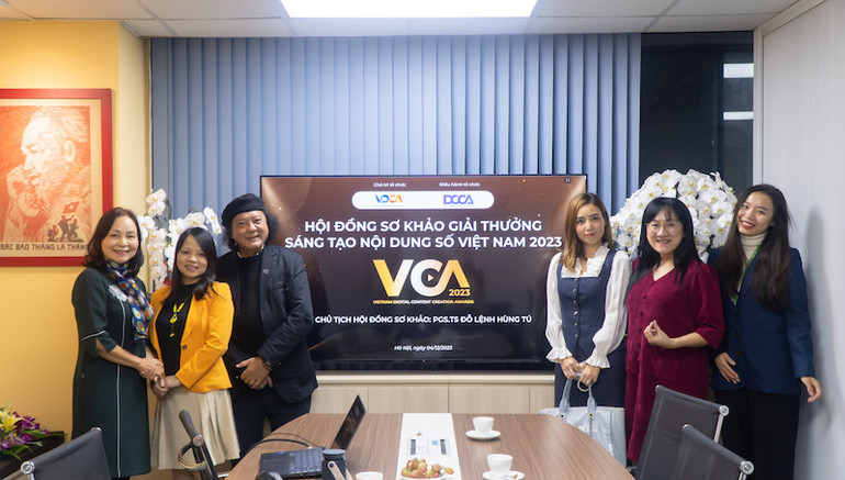 Các thành viên Hội đồng Sơ khảo. (Ảnh: Hội Truyền thông số Việt Nam)