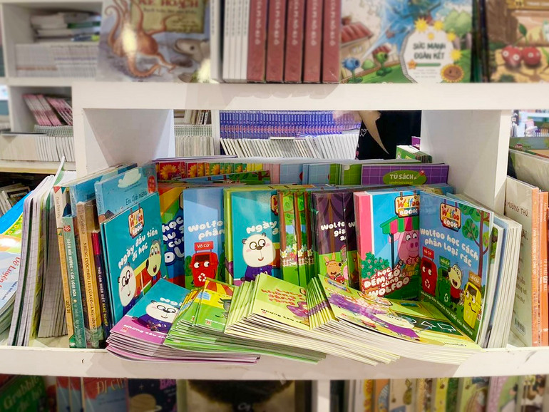 Sách, đồ chơi giáo dục có bản quyền thương hiệu Wolfoo được phân phối tại nhiều nhà sách trên toàn quốc (Nguồn: 1980 Books)