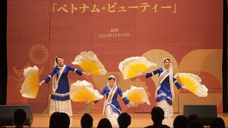 Các tiết mục biểu diễn nghệ thuật chủ đề “Hương sắc Việt Nam”. (Ảnh: Bộ Ngoại giao Việt Nam)