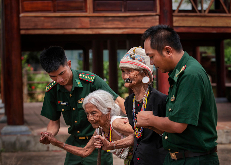 "Hạnh phúc của mẹ" (Nguyễn Tường Tuyên).