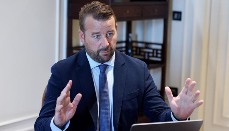 Ông Jan Van Voorn trả lời phỏng vấn của phóng viên Báo Nhân Dân trong chuyến làm việc tại Việt Nam tháng 7/2023. (Ảnh: Trần Hải)