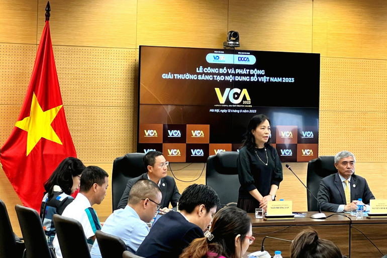 Tiến sĩ Ngô Phương Lan đảm nhiệm vai trò Chủ tịch Hội đồng Chung khảo.