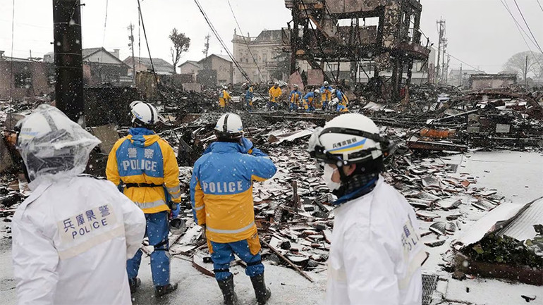 Thời tiết khắc nghiệt cản trở công tác tìm kiếm và cứu nạn. (Ảnh: AP) Thời tiết khắc nghiệt cản trở công tác tìm kiếm và cứu nạn. (Ảnh: AP)