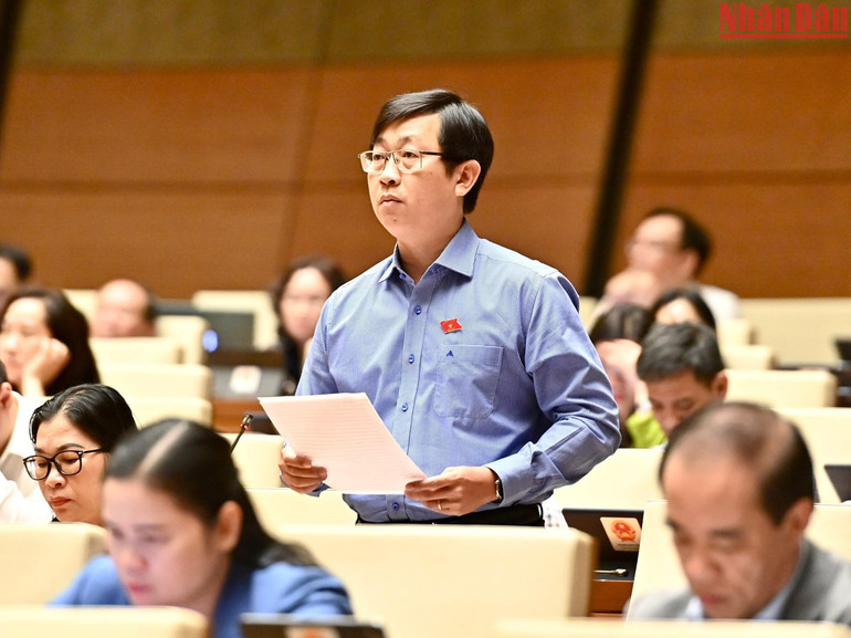 Đại biểu Nguyễn Hữu Thông (Bình Thuận). (Ảnh: ĐĂNG KHOA)