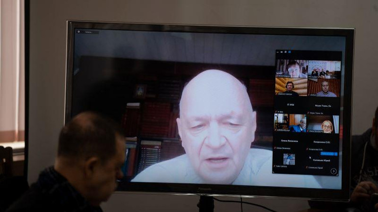 Hội thảo diễn ra cả trực tiếp và trực tuyến. Ảnh: Thanh Thể