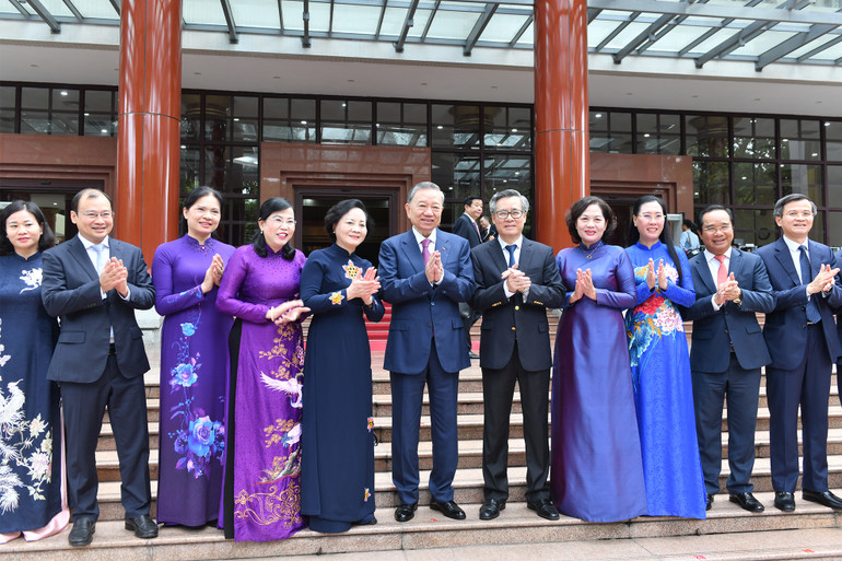 Tổng Bí thư, Chủ tịch nước Tô Lâm và các đồng chí trong Ban Chấp hành Trung ương Đảng khóa XIII.