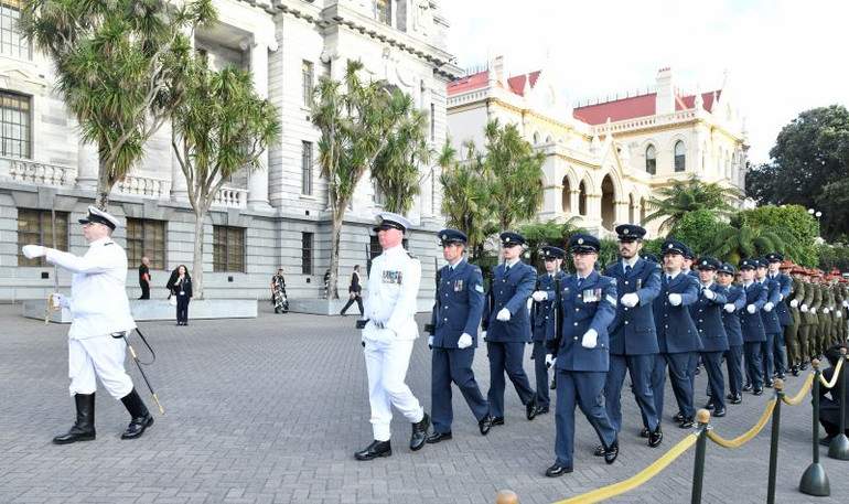 Đội danh dự Quân đội New Zealand tại lễ đón.