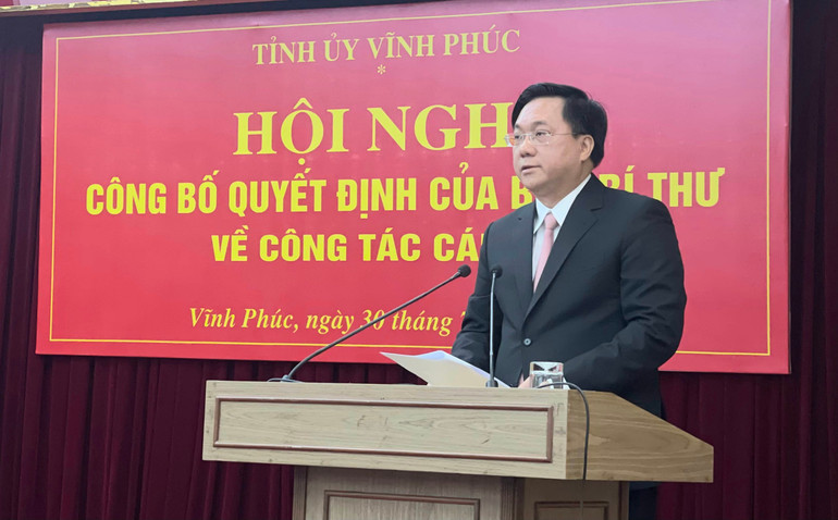 Đồng chí Trần Duy Đông phát biểu ý kiến tại hội nghị.