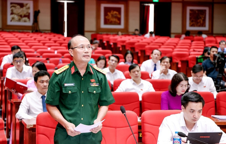 Đại biểu tham gia thảo luận.