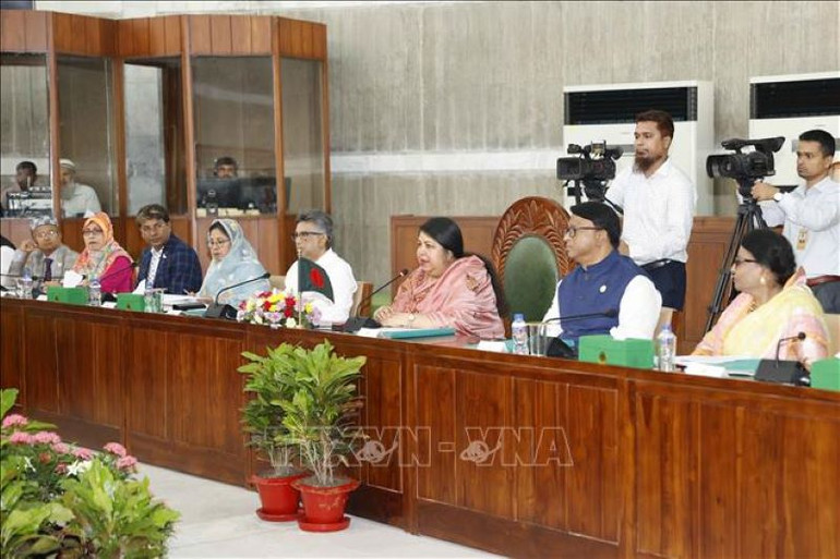 Chủ tịch Quốc hội Bangladesh Shirin Sharmin Chaudhury phát biểu tại cuộc hội đàm với Chủ tịch Quốc hội Vương Đình Huệ. Chủ tịch Quốc hội Bangladesh Shirin Sharmin Chaudhury phát biểu tại cuộc hội đàm với Chủ tịch Quốc hội Vương Đình Huệ.