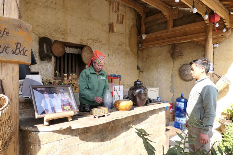 Quán cà phê có tên "Cà phê Cực Bắc" khá nổi tiếng mà những du khách đến Hà Giang thường ghé lại thưởng thức và cảm nhận văn hóa vùng cao.