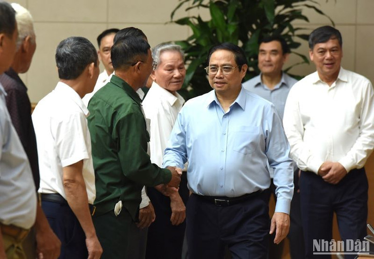 Thủ tướng Phạm Minh Chính và các đại biểu.