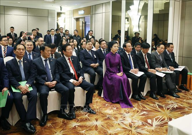 Các đại biểu dự buổi gặp mặt.