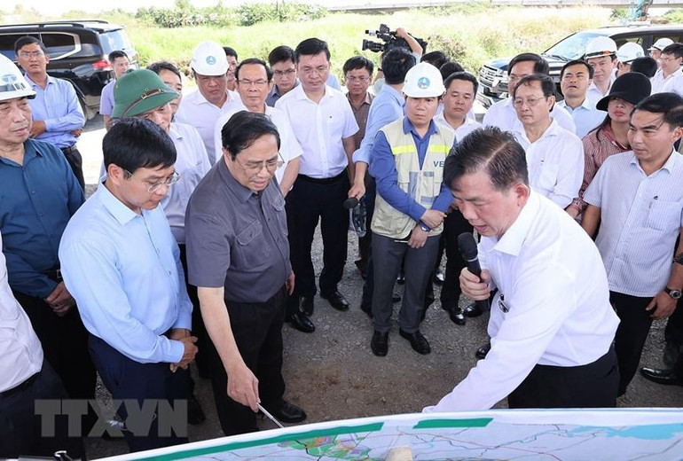 [Ảnh] Thủ tướng Phạm Minh Chính kiểm tra một số dự án trọng điểm tại TP Hồ Chí Minh ảnh 5