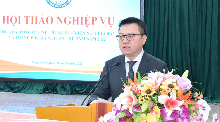 Đồng chí Lê Quốc Minh phát biểu ý kiến tại Hội thảo.