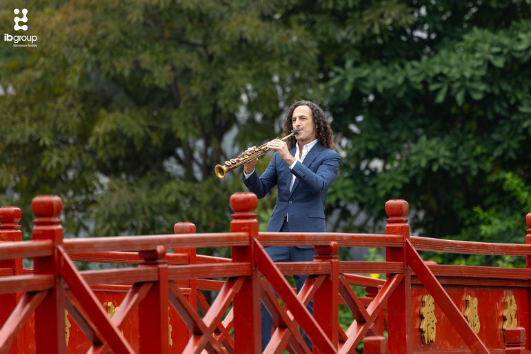 Giai điệu Going Home qua tiếng kèn saxophone da diết đã thuyết phục người yêu nhạc toàn cầu đến với Hà Nội, để được trọn vẹn sống trong cảm giác "về nhà" - Nguồn: IB Group