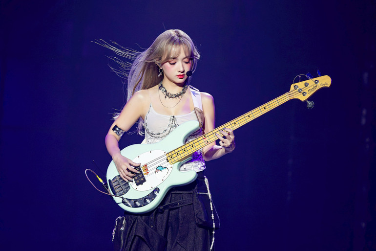 Bài hát của Xuân Nghi gây chú ý nhiều hơn khi được quảng bá qua kênh... gameshow.