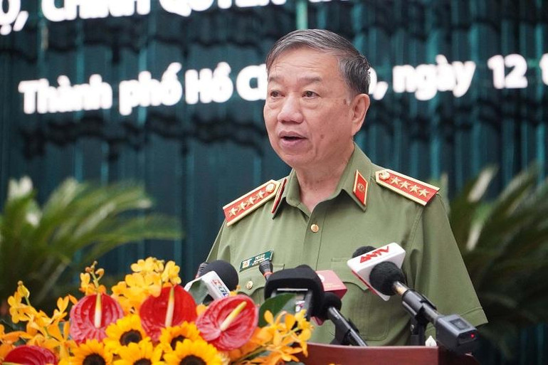 Đồng chí Đại tướng Tô Lâm, Ủy viên Bộ Chính trị, Bộ trưởng Công an, phát biểu kết luận Hội thảo.