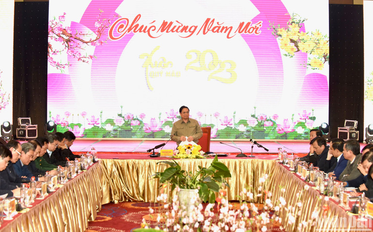 Quang cảnh cuộc họp.