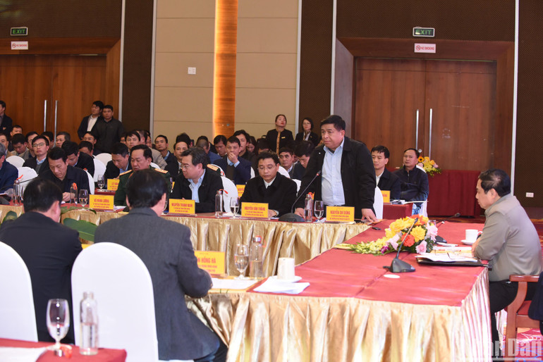 Bộ trưởng Kế hoạch và Đầu tư Nguyễn Chí Dũng phát biểu ý kiến.