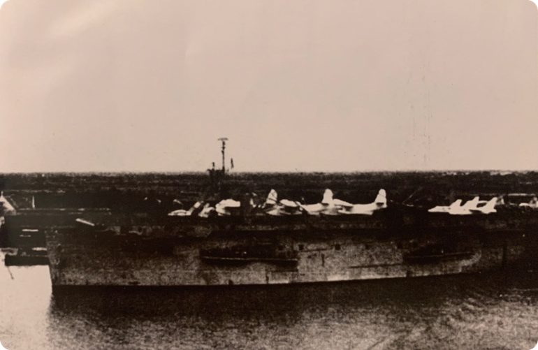 Ngay sau khi Hiệp định Geneva 1954 về Đông Dương được ký kết, đế quốc Mỹ đã chở trái phép các phương tiện chiến tranh vào miền nam Việt Nam. (Nguồn: Trung tâm Lưu trữ quốc gia III, Tài liệu ảnh Bộ Ngoại giao)