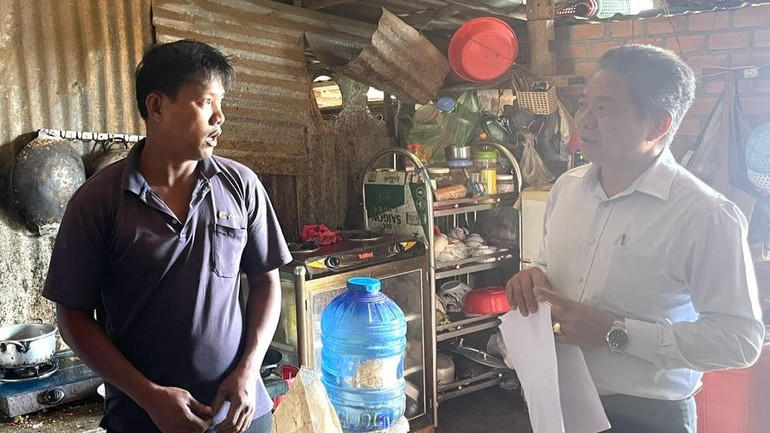 Lãnh đạo Ủy ban Mặt trận Tổ quốc tỉnh Bình Phước giám sát thực tế.