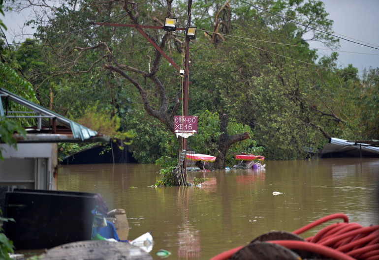 Lũ sông Thao vượt mức lịch sử, nước sông Hồng dâng cao ảnh hưởng một số vùng ở Hà Nội ảnh 31