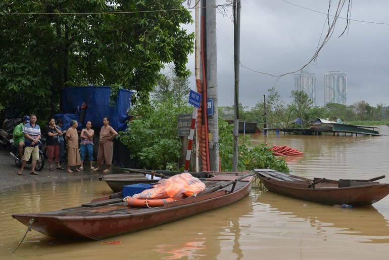 Lũ sông Thao vượt mức lịch sử, nước sông Hồng dâng cao ảnh hưởng một số vùng ở Hà Nội ảnh 30