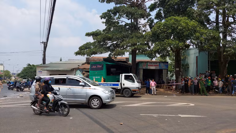 Sau khi xảy ra vụ tai nạn, lực lượng chức năng của tỉnh Gia Lai nỗ lực cứu hộ, đưa người bị thương đi cấp cứu và bảo vệ hiện trường, điều tra nguyên nhân vụ tai nạn.
