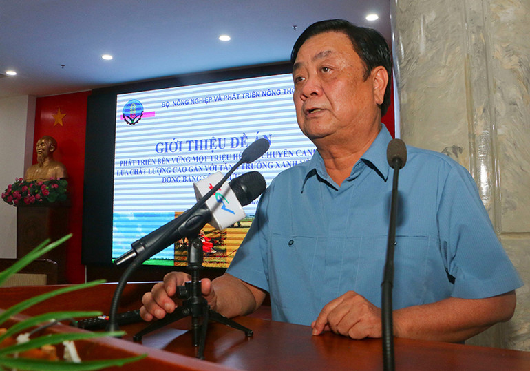 Bộ trưởng Nông nghiệp và Phát triển nông thôn Lê Minh Hoan phát biểu tại Hội thảo.