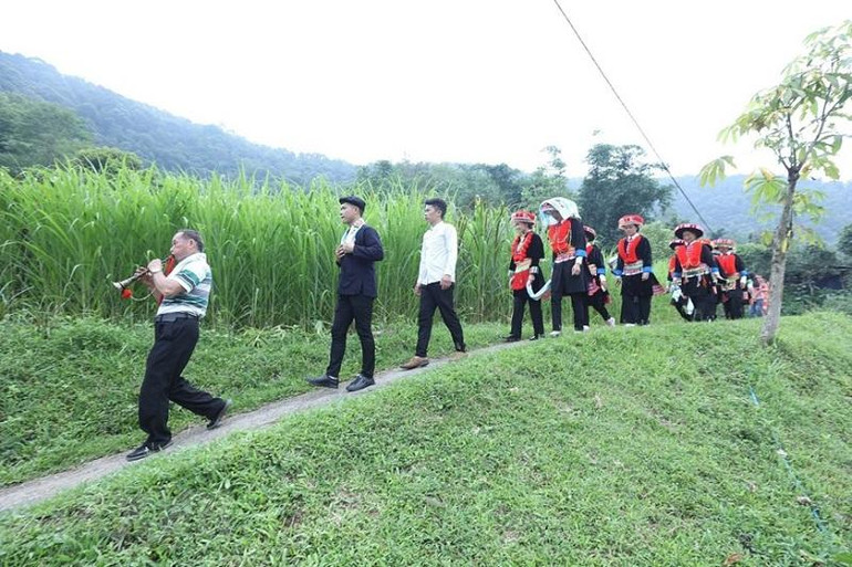 Tiếng kèn đặc trưng trong “Đám cưới người Dao.” (Ảnh: Anh Tuấn/TTXVN)