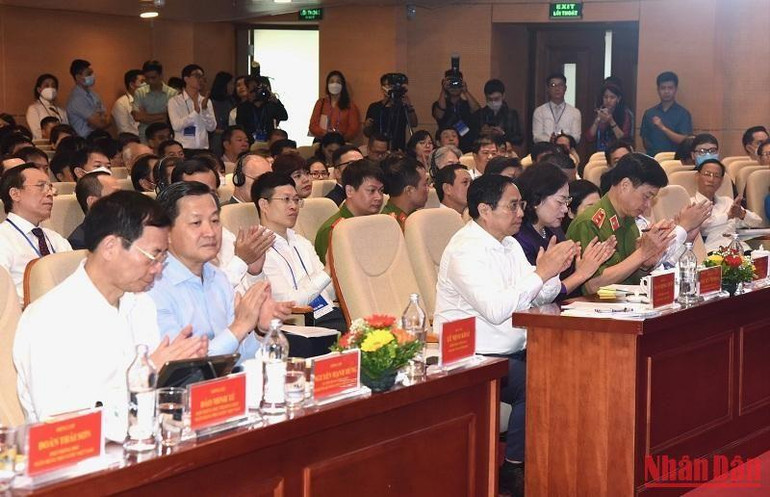 Thủ tướng Phạm Minh Chính dự sự kiện Chuyển đổi số ngành ngân hàng.