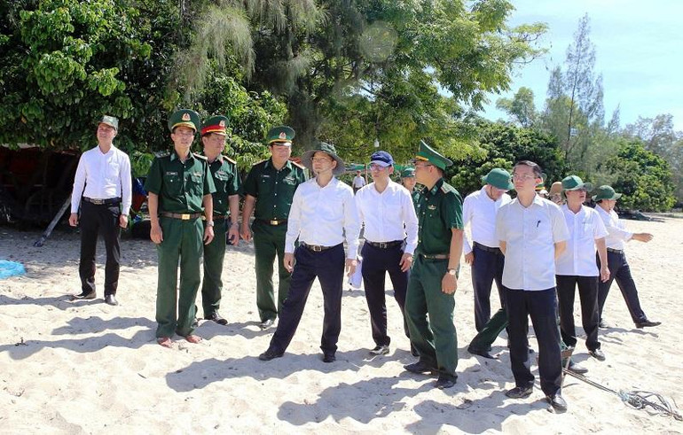 Đoàn công tác của Thường trực Thành ủy Đà Nẵng đi kiểm tra thực tế dự án.