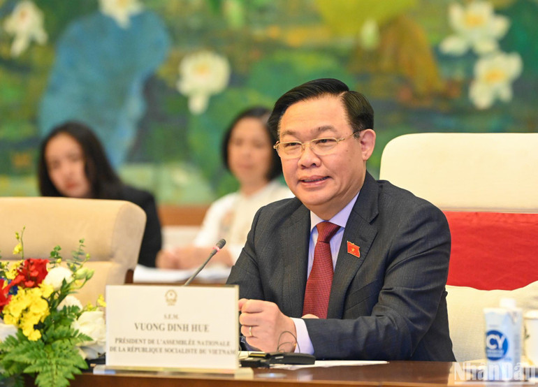 Chủ tịch Quốc hội Vương Đình Huệ phát biểu tại buổi hội đàm. Chủ tịch Quốc hội Vương Đình Huệ phát biểu tại buổi hội đàm.