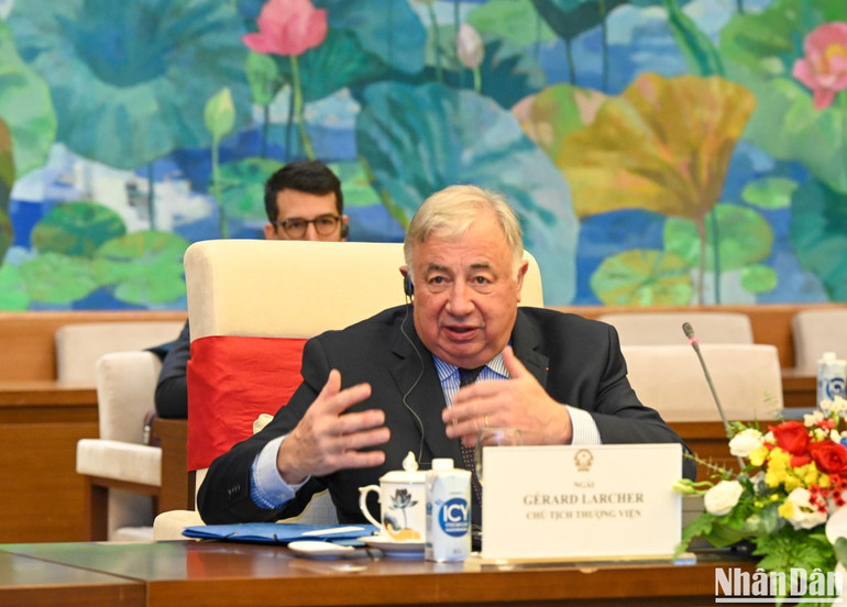 Chủ tịch Thượng viện Cộng hòa Pháp Gérard Larcher phát biểu tại buổi hội đàm. Chủ tịch Thượng viện Cộng hòa Pháp Gérard Larcher phát biểu tại buổi hội đàm.