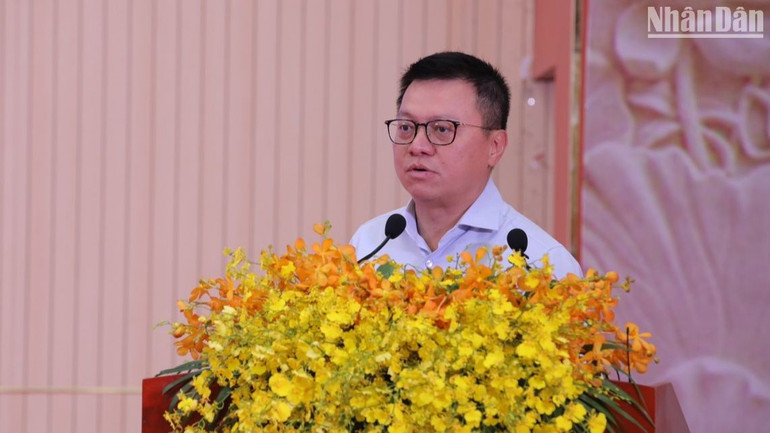 Đồng chí Lê Quốc Minh phát biểu tại hội thảo.