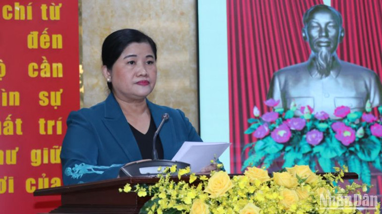 Chủ tịch Ủy ban nhân dân tỉnh Bình Phước Trần Tuệ Hiền phát biểu đề dẫn