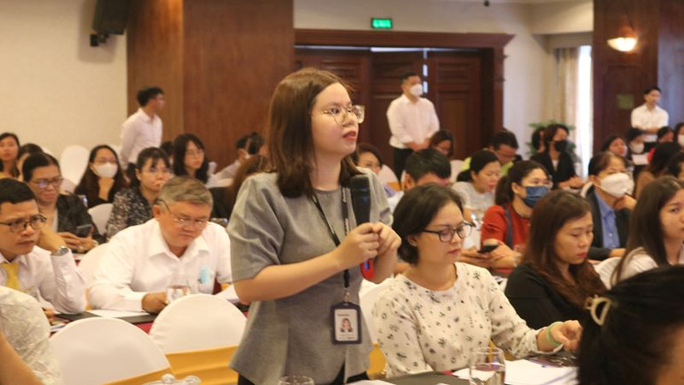 Đại diện doanh nghiệp nêu lên các vướng mắc về chính sách lao động.