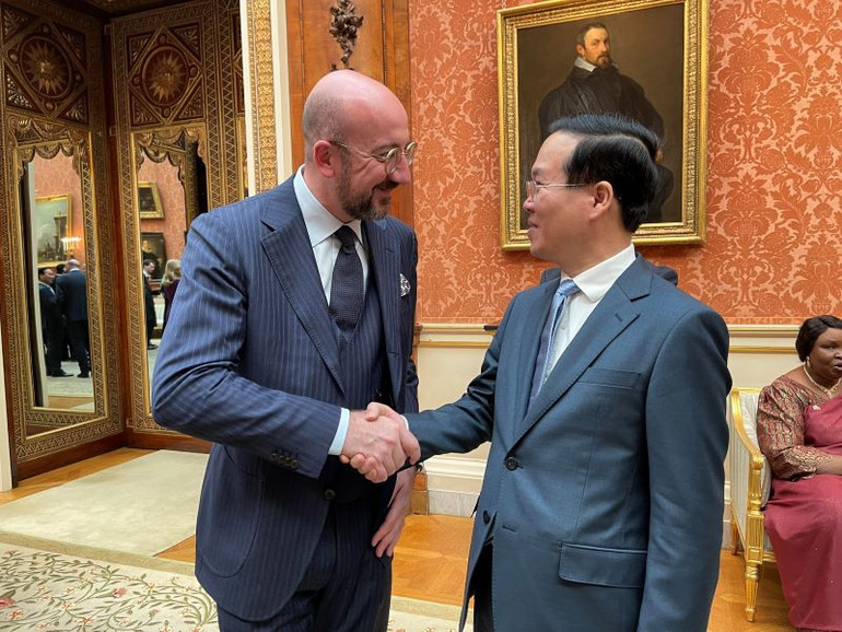 Chủ tịch nước Võ Văn Thưởng gặp Chủ tịch Hội đồng châu Âu Charles Michel.