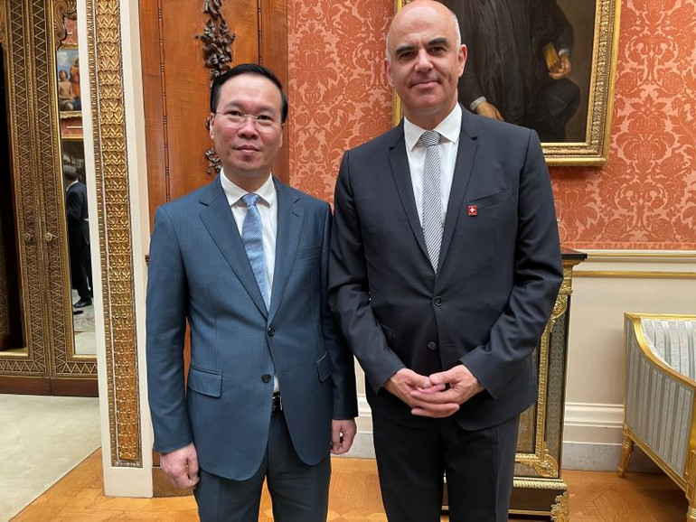 Chủ tịch nước Võ Văn Thưởng gặp Tổng thống Thụy Sĩ Alain Berset.