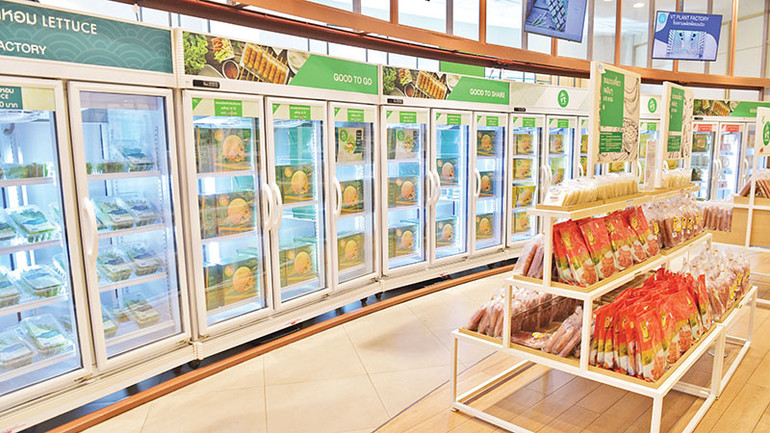 Quầy bán nem nướng đóng hộp