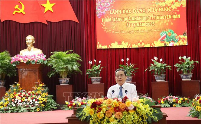 Chủ tịch Quốc hội Trần Thanh Mẫn phát biểu tại buổi tặng quà Tết tại thành phố Cần Thơ.