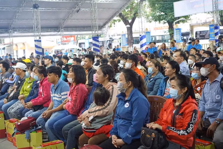 Hơn 400 đoàn viên, công nhân nằm trong diện nhận hỗ trợ.